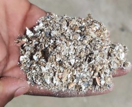 പച്ചകക്ക പൊടിച്ചത്